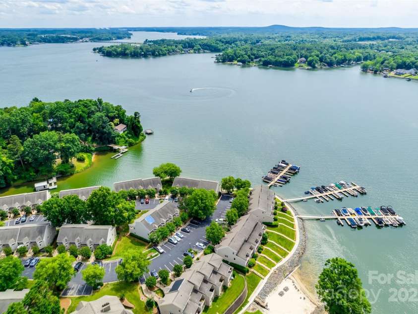 14053 Queens Harbor Road, Charlotte, NC 28278.  MLS# CAR4269492, YatesRealty ID 28059. 