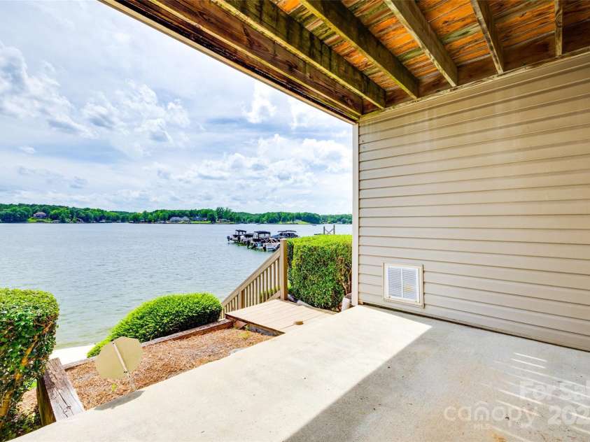14053 Queens Harbor Road, Charlotte, NC 28278.  MLS# CAR4269492, YatesRealty ID 28059. 