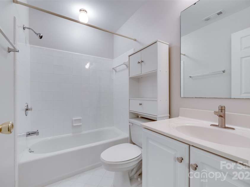 14053 Queens Harbor Road, Charlotte, NC 28278.  MLS# CAR4269492, YatesRealty ID 28059. 