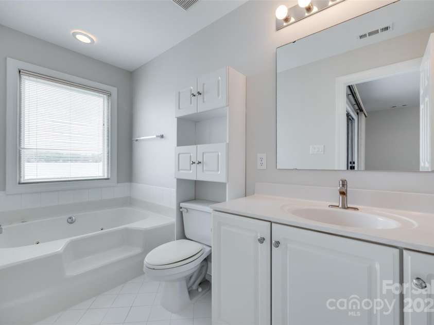 14053 Queens Harbor Road, Charlotte, NC 28278.  MLS# CAR4269492, YatesRealty ID 28059. 