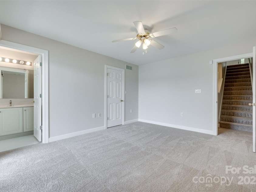 14053 Queens Harbor Road, Charlotte, NC 28278.  MLS# CAR4269492, YatesRealty ID 28059. 