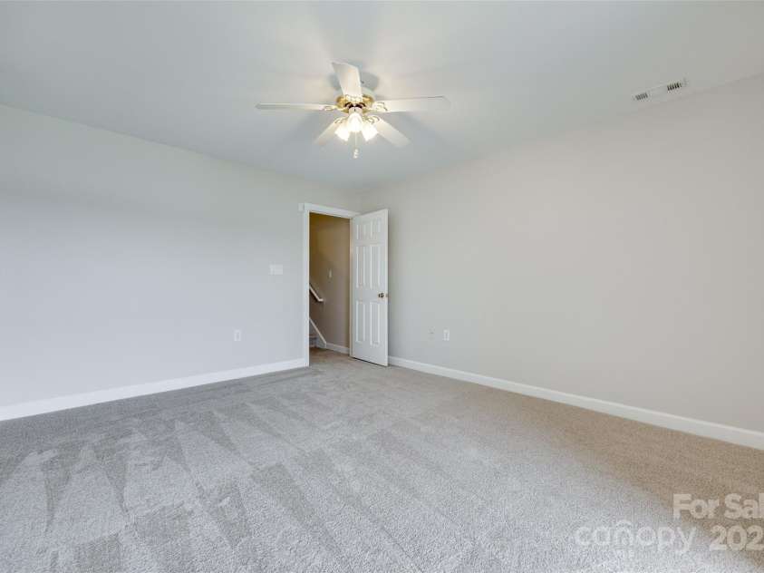 14053 Queens Harbor Road, Charlotte, NC 28278.  MLS# CAR4269492, YatesRealty ID 28059. 