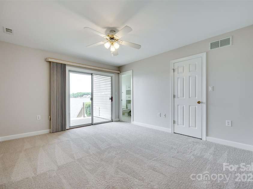 14053 Queens Harbor Road, Charlotte, NC 28278.  MLS# CAR4269492, YatesRealty ID 28059. 