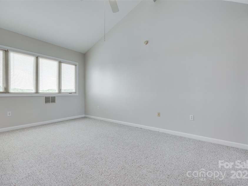 14053 Queens Harbor Road, Charlotte, NC 28278.  MLS# CAR4269492, YatesRealty ID 28059. 