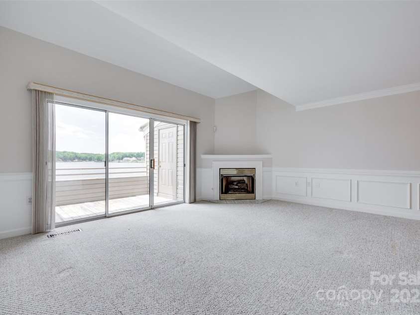 14053 Queens Harbor Road, Charlotte, NC 28278.  MLS# CAR4269492, YatesRealty ID 28059. 