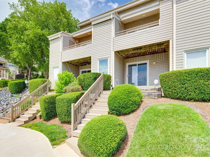 14053 Queens Harbor Road, Charlotte, NC 28278.  MLS# CAR4269492, YatesRealty ID 28059. 