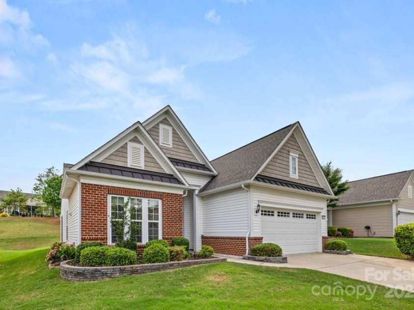 20135 Dovekie Lane, Fort Mill, SC 29707.  MLS# CAR4247031, YatesRealty ID 2806. 