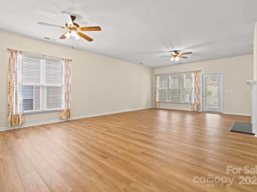 20135 Dovekie Lane, Fort Mill, SC 29707.  MLS# CAR4247031, YatesRealty ID 2806. 