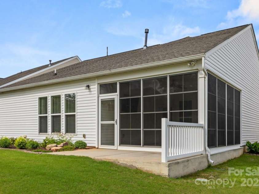 20135 Dovekie Lane, Fort Mill, SC 29707.  MLS# CAR4247031, YatesRealty ID 2806. 