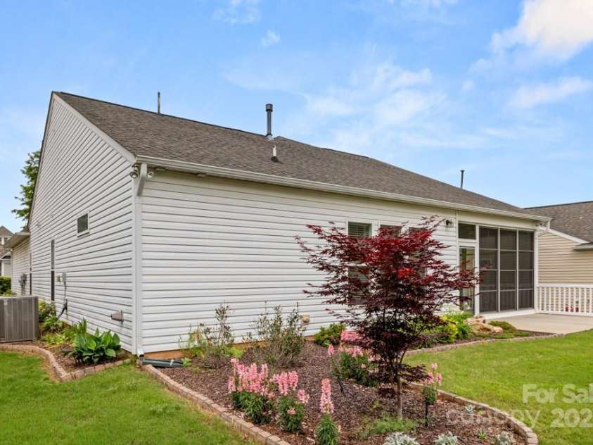 20135 Dovekie Lane, Fort Mill, SC 29707.  MLS# CAR4247031, YatesRealty ID 2806. 