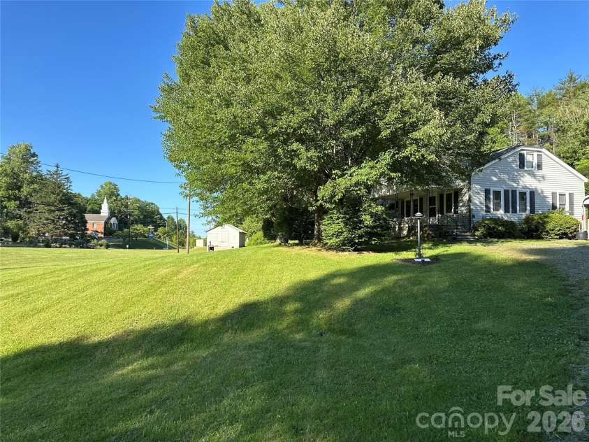 21 Byrd Lane, Brevard, NC 28712.  MLS# CAR4389839, YatesRealty ID 28061. 