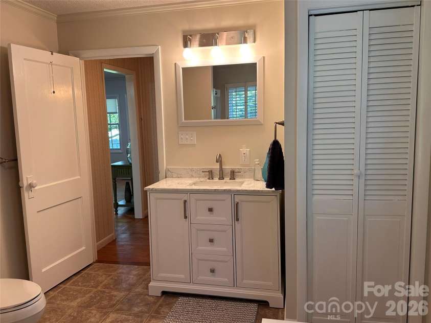 21 Byrd Lane, Brevard, NC 28712.  MLS# CAR4389839, YatesRealty ID 28061. 