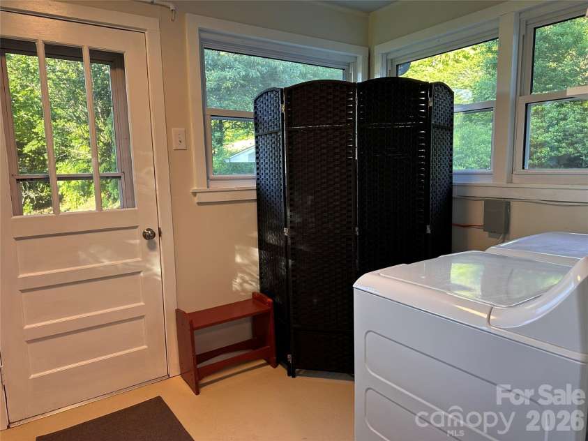21 Byrd Lane, Brevard, NC 28712.  MLS# CAR4389839, YatesRealty ID 28061. 