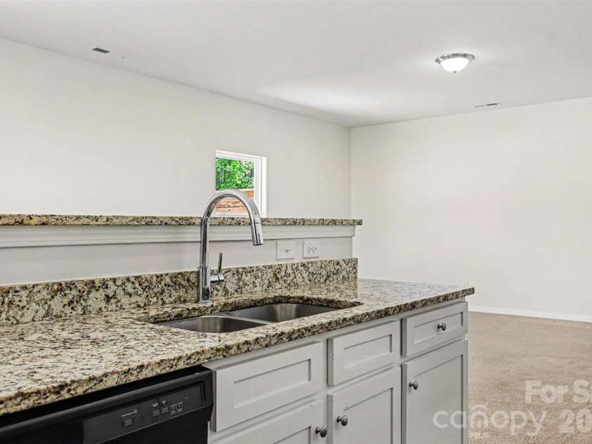 6414 Jerimoth Drive, Charlotte, NC 28215.  MLS# CAR4375180, YatesRealty ID 28062. 