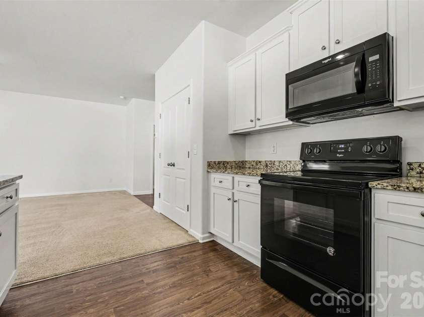 6414 Jerimoth Drive, Charlotte, NC 28215.  MLS# CAR4375180, YatesRealty ID 28062. 