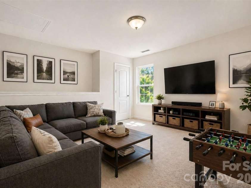 6414 Jerimoth Drive, Charlotte, NC 28215.  MLS# CAR4375180, YatesRealty ID 28062. 
