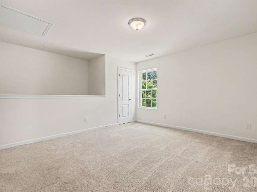 6414 Jerimoth Drive, Charlotte, NC 28215.  MLS# CAR4375180, YatesRealty ID 28062. 