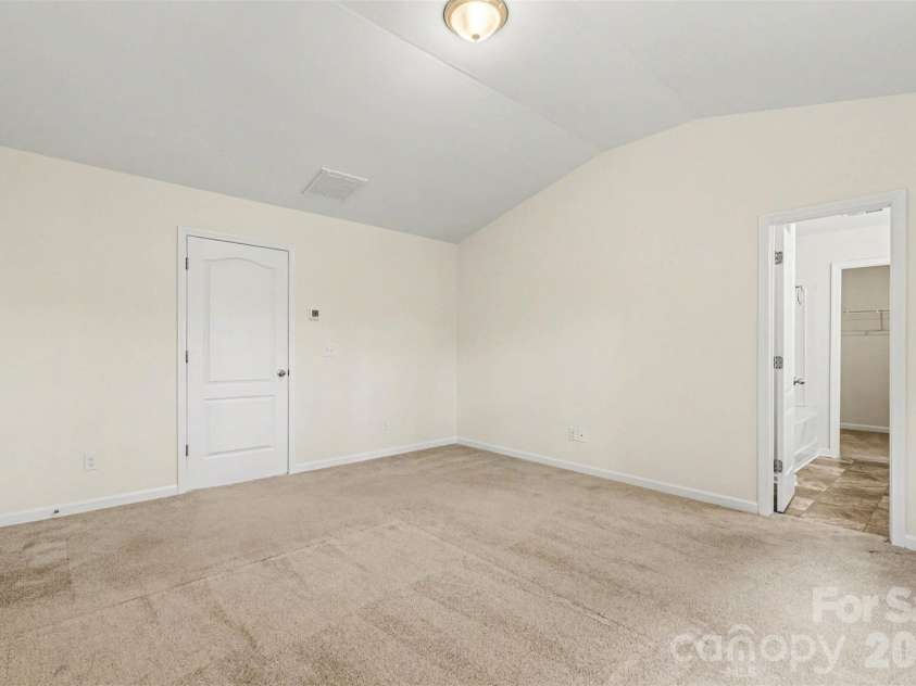 6414 Jerimoth Drive, Charlotte, NC 28215.  MLS# CAR4375180, YatesRealty ID 28062. 