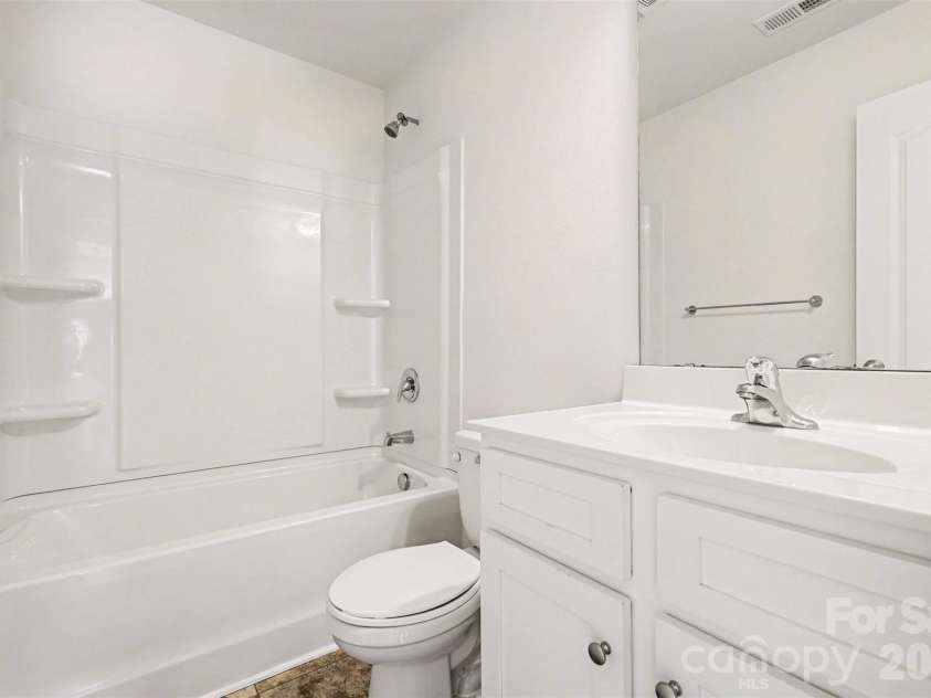 6414 Jerimoth Drive, Charlotte, NC 28215.  MLS# CAR4375180, YatesRealty ID 28062. 