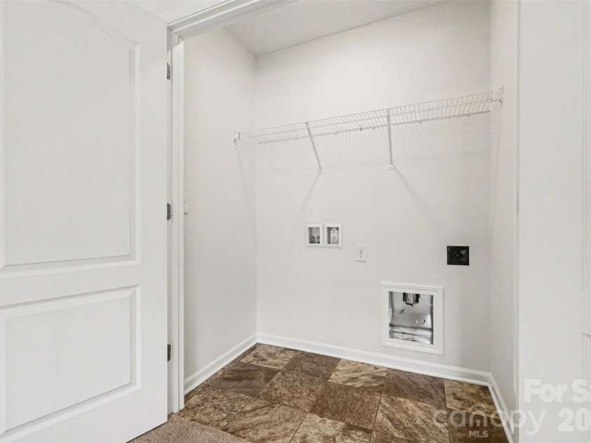 6414 Jerimoth Drive, Charlotte, NC 28215.  MLS# CAR4375180, YatesRealty ID 28062. 