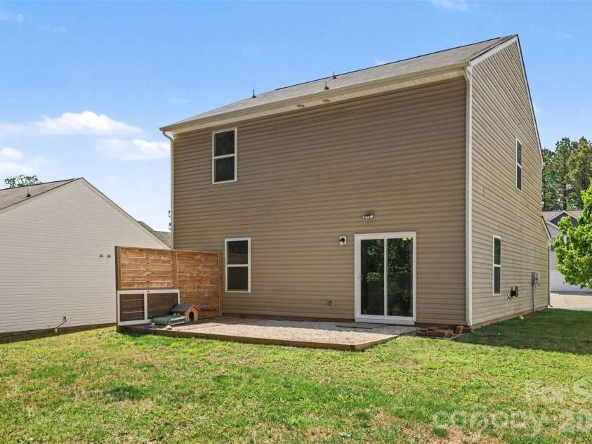 6414 Jerimoth Drive, Charlotte, NC 28215.  MLS# CAR4375180, YatesRealty ID 28062. 