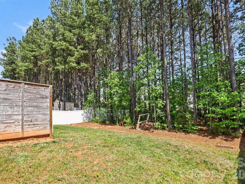 6414 Jerimoth Drive, Charlotte, NC 28215.  MLS# CAR4375180, YatesRealty ID 28062. 