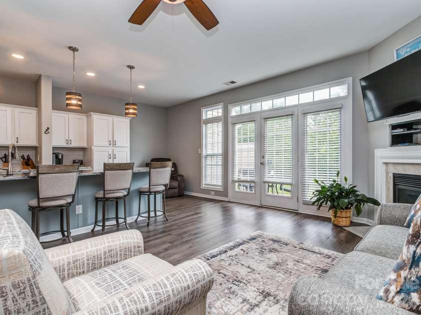 3064 Priory Ridge Drive, Fort Mill, SC 29707.  MLS# CAR4385929, YatesRealty ID 28063. Abundant natural light