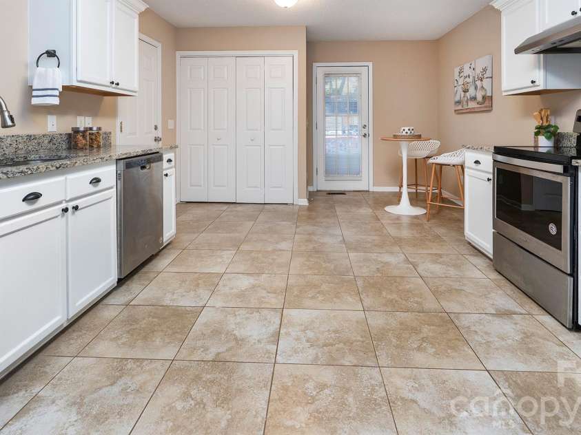 609 Forest Ridge Road, Kannapolis, NC 28083.  MLS# CAR4389499, YatesRealty ID 28064. 