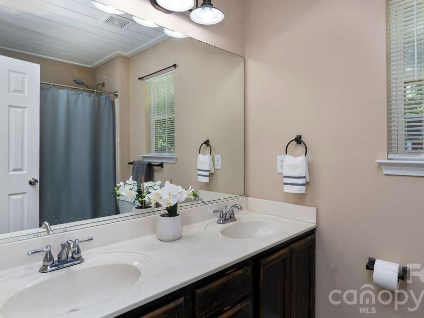 609 Forest Ridge Road, Kannapolis, NC 28083.  MLS# CAR4389499, YatesRealty ID 28064. 
