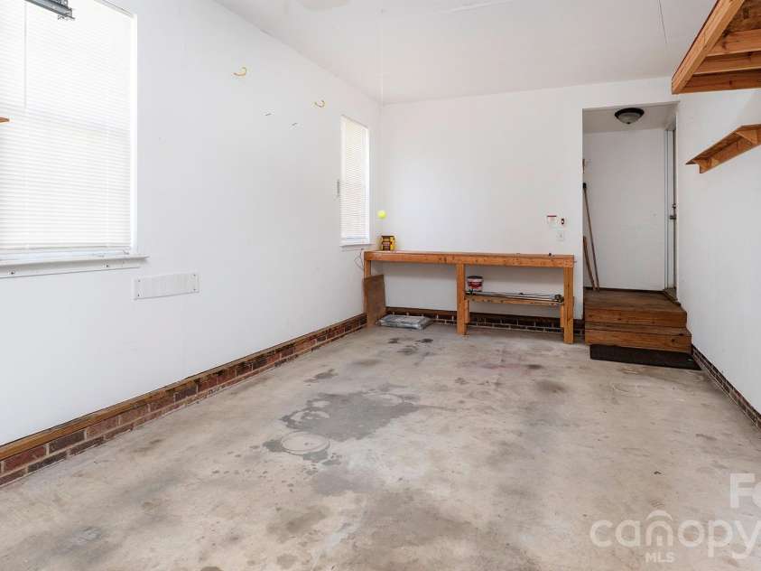609 Forest Ridge Road, Kannapolis, NC 28083.  MLS# CAR4389499, YatesRealty ID 28064. 