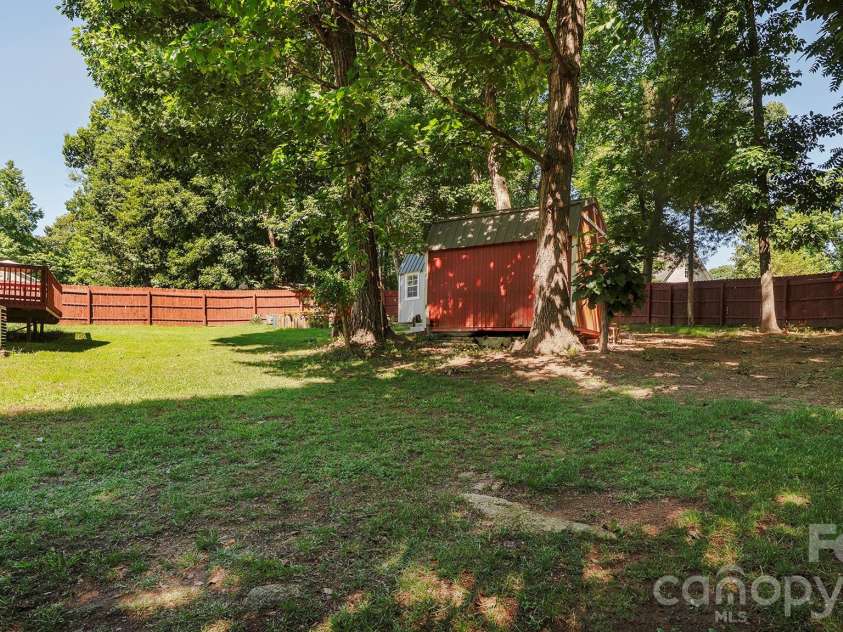 609 Forest Ridge Road, Kannapolis, NC 28083.  MLS# CAR4389499, YatesRealty ID 28064. 