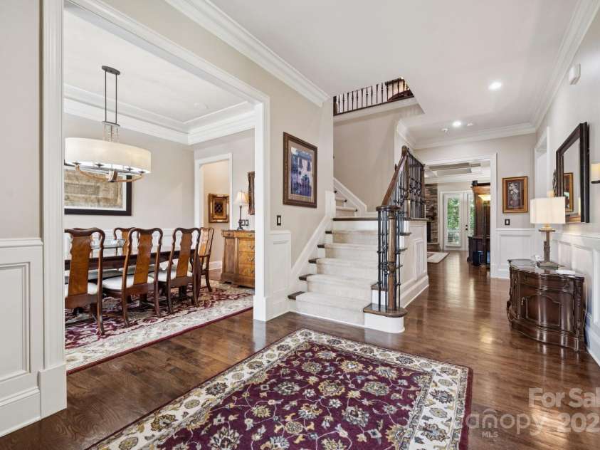 2145 Foxcroft Woods Lane, Charlotte, NC 28211.  MLS# CAR4284470, YatesRealty ID 28065. 