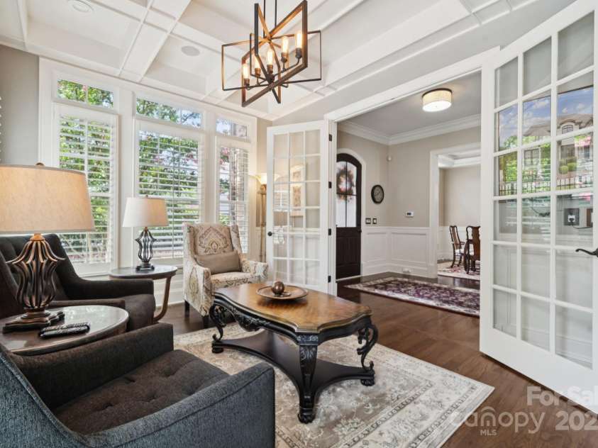 2145 Foxcroft Woods Lane, Charlotte, NC 28211.  MLS# CAR4284470, YatesRealty ID 28065. 