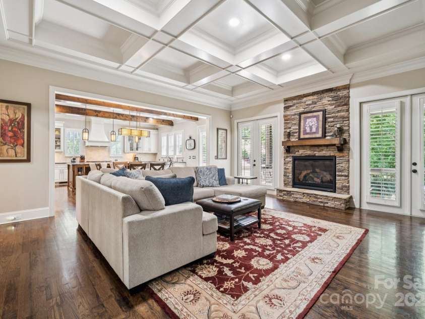 2145 Foxcroft Woods Lane, Charlotte, NC 28211.  MLS# CAR4284470, YatesRealty ID 28065. 