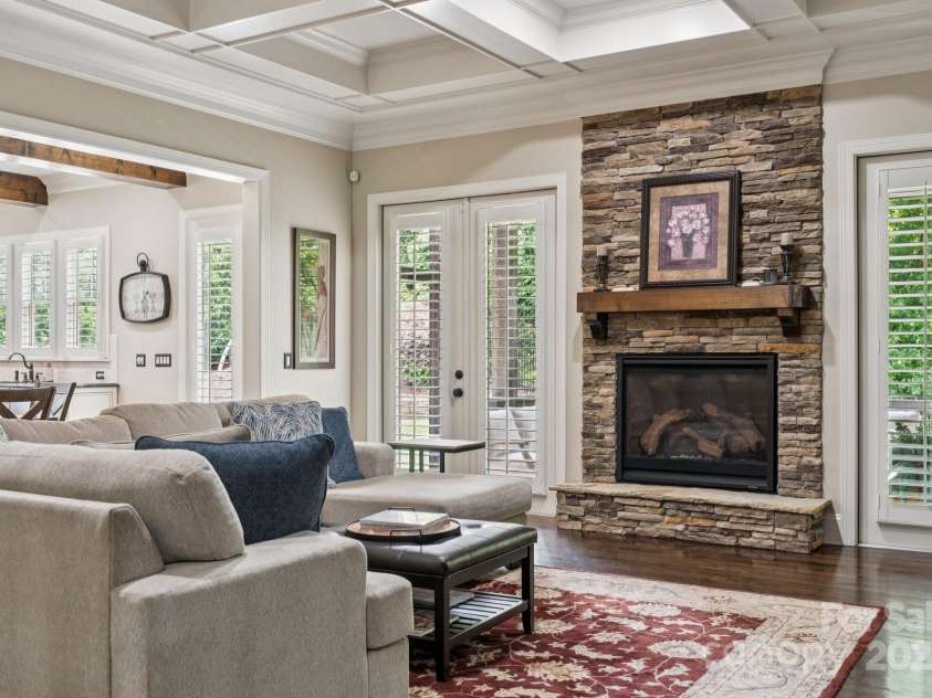 2145 Foxcroft Woods Lane, Charlotte, NC 28211.  MLS# CAR4284470, YatesRealty ID 28065. 