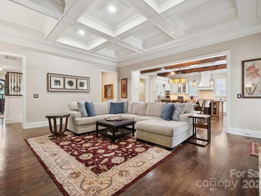 2145 Foxcroft Woods Lane, Charlotte, NC 28211.  MLS# CAR4284470, YatesRealty ID 28065. 