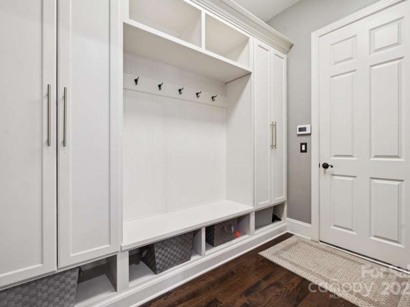 2145 Foxcroft Woods Lane, Charlotte, NC 28211.  MLS# CAR4284470, YatesRealty ID 28065. 