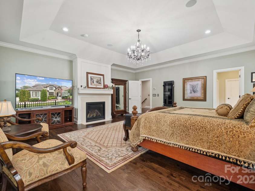 2145 Foxcroft Woods Lane, Charlotte, NC 28211.  MLS# CAR4284470, YatesRealty ID 28065. 