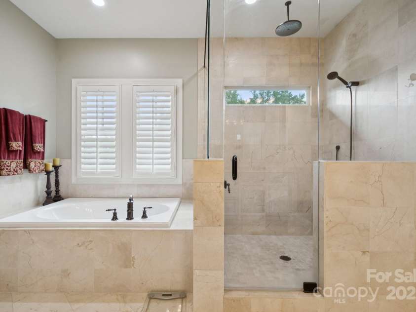 2145 Foxcroft Woods Lane, Charlotte, NC 28211.  MLS# CAR4284470, YatesRealty ID 28065. 