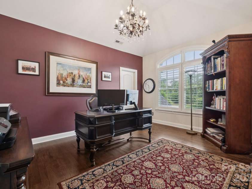 2145 Foxcroft Woods Lane, Charlotte, NC 28211.  MLS# CAR4284470, YatesRealty ID 28065. 