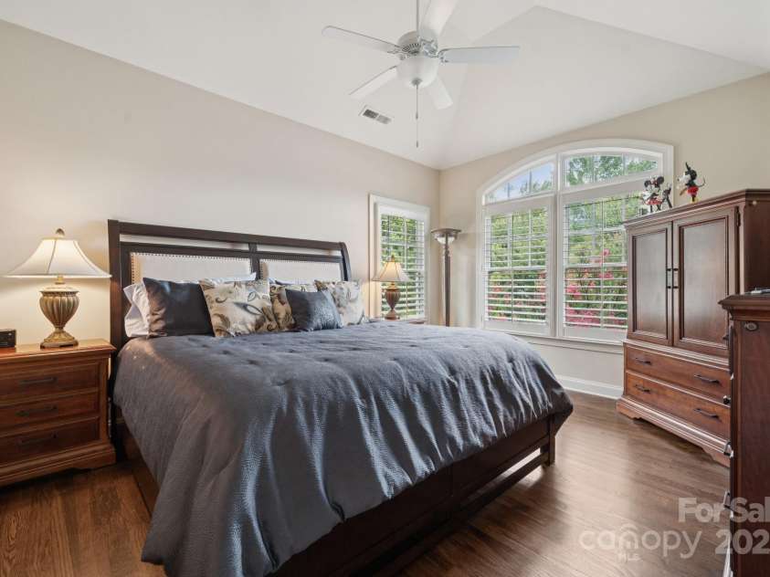 2145 Foxcroft Woods Lane, Charlotte, NC 28211.  MLS# CAR4284470, YatesRealty ID 28065. 