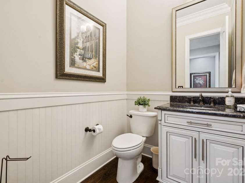 2145 Foxcroft Woods Lane, Charlotte, NC 28211.  MLS# CAR4284470, YatesRealty ID 28065. 