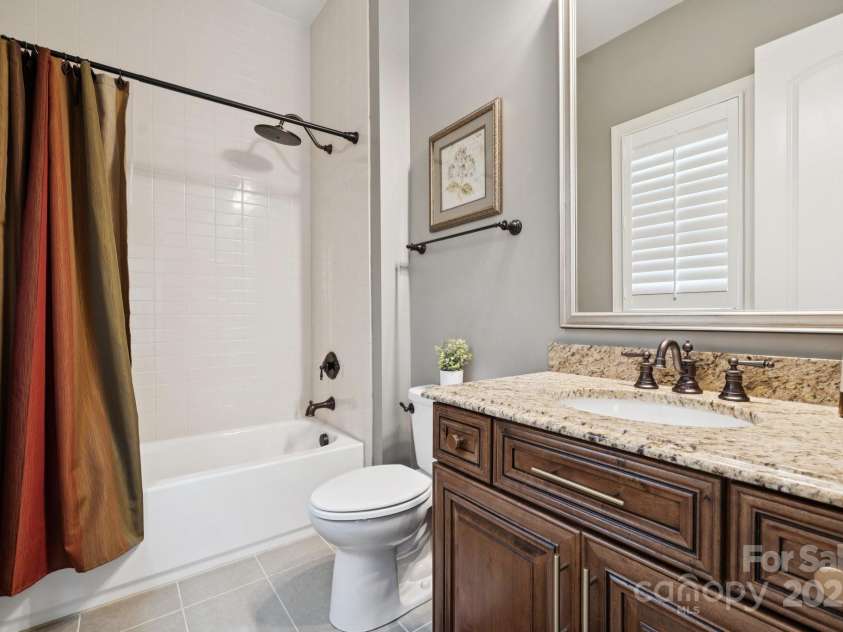 2145 Foxcroft Woods Lane, Charlotte, NC 28211.  MLS# CAR4284470, YatesRealty ID 28065. 