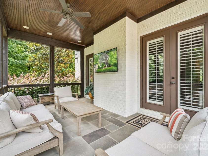 2145 Foxcroft Woods Lane, Charlotte, NC 28211.  MLS# CAR4284470, YatesRealty ID 28065. 