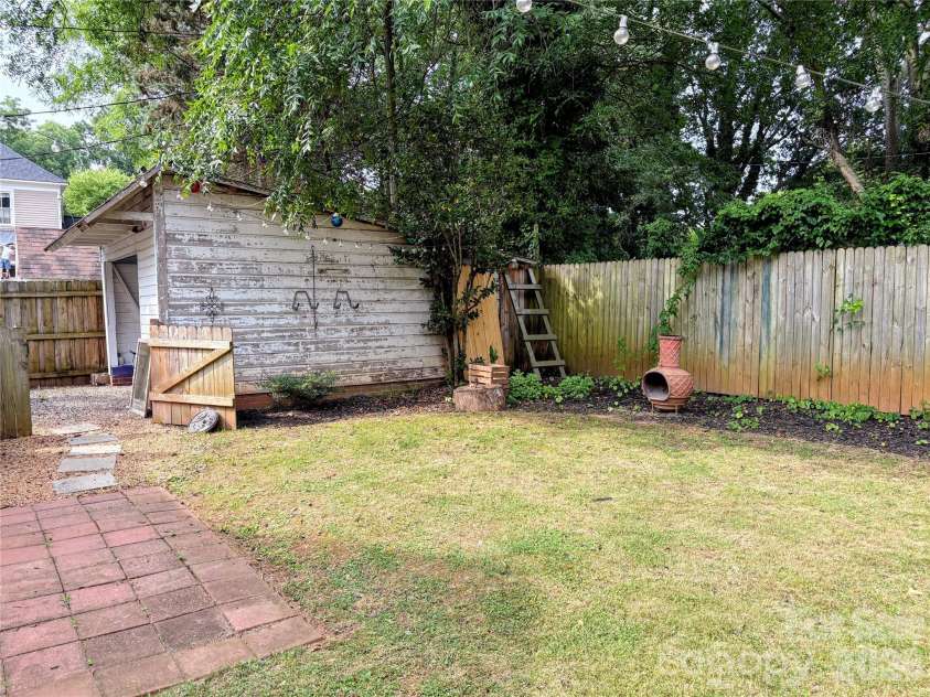 416 Race Street, Statesville, NC 28677.  MLS# CAR4359159, YatesRealty ID 28065. 