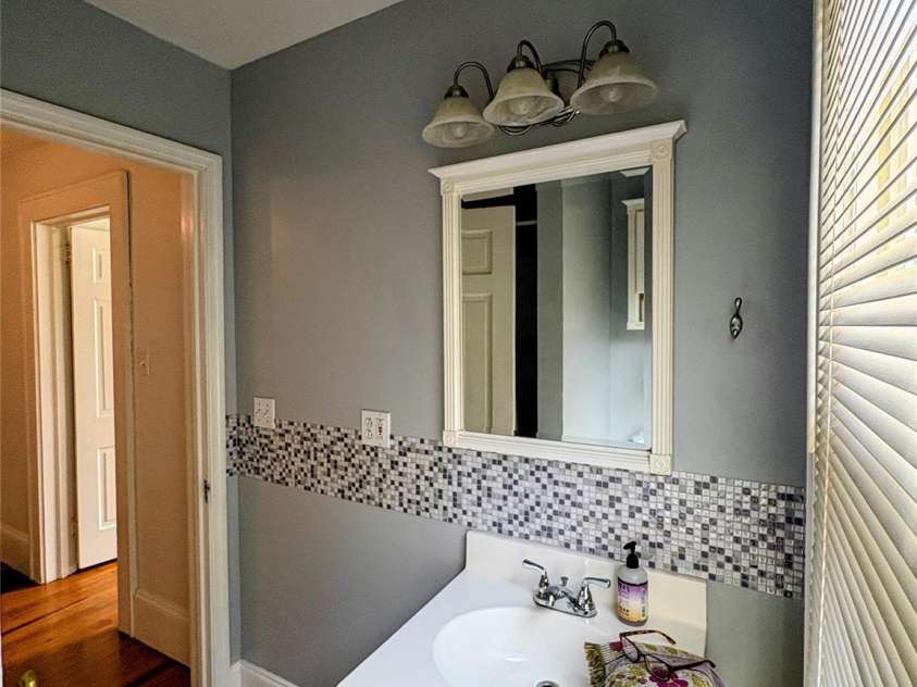 416 Race Street, Statesville, NC 28677.  MLS# CAR4359159, YatesRealty ID 28065. 