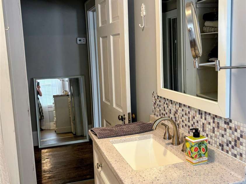 416 Race Street, Statesville, NC 28677.  MLS# CAR4359159, YatesRealty ID 28065. 
