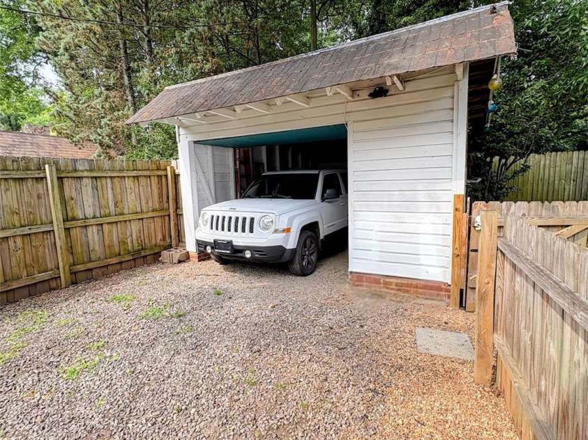 416 Race Street, Statesville, NC 28677.  MLS# CAR4359159, YatesRealty ID 28065. 