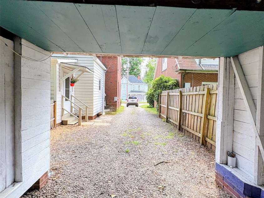416 Race Street, Statesville, NC 28677.  MLS# CAR4359159, YatesRealty ID 28065. 