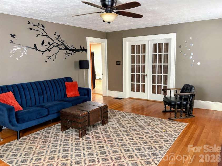 416 Race Street, Statesville, NC 28677.  MLS# CAR4359159, YatesRealty ID 28065. 